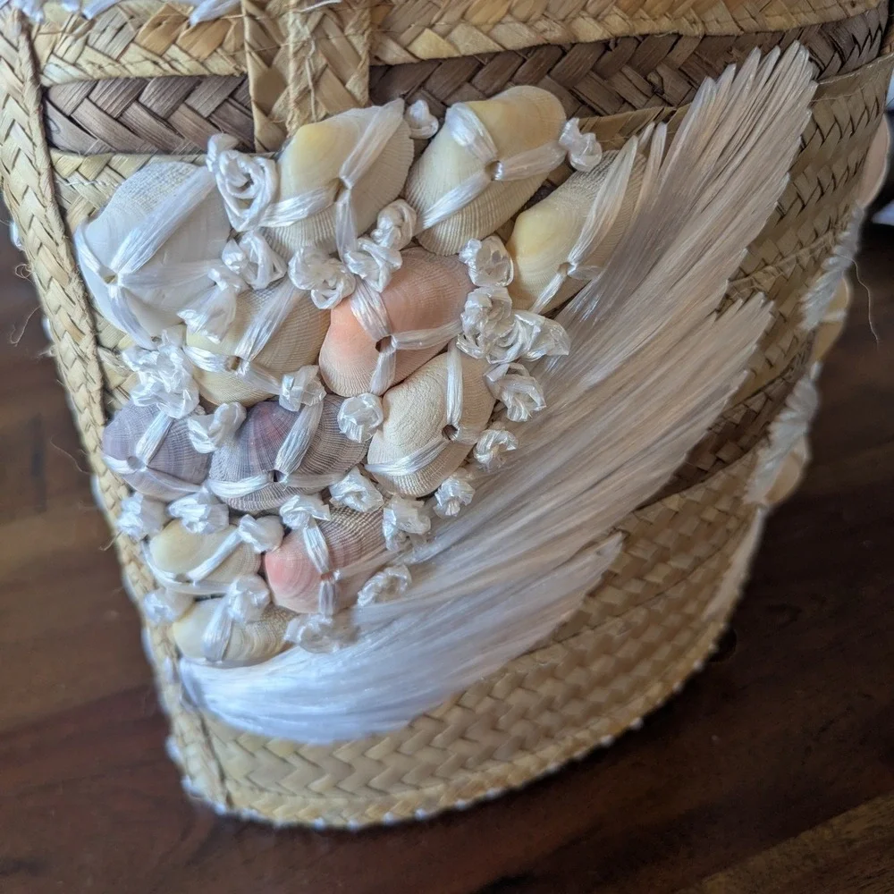 Woven Straw Tote Bucket‎ Shoulder Bag Tan Seashell Raffia  Fabric Lined Beach